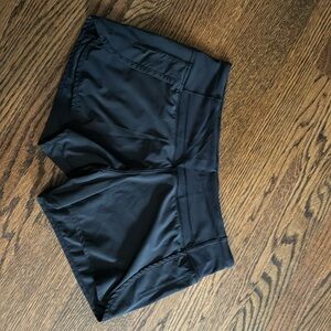 Lululemon Shorts Black Size 6 EUC